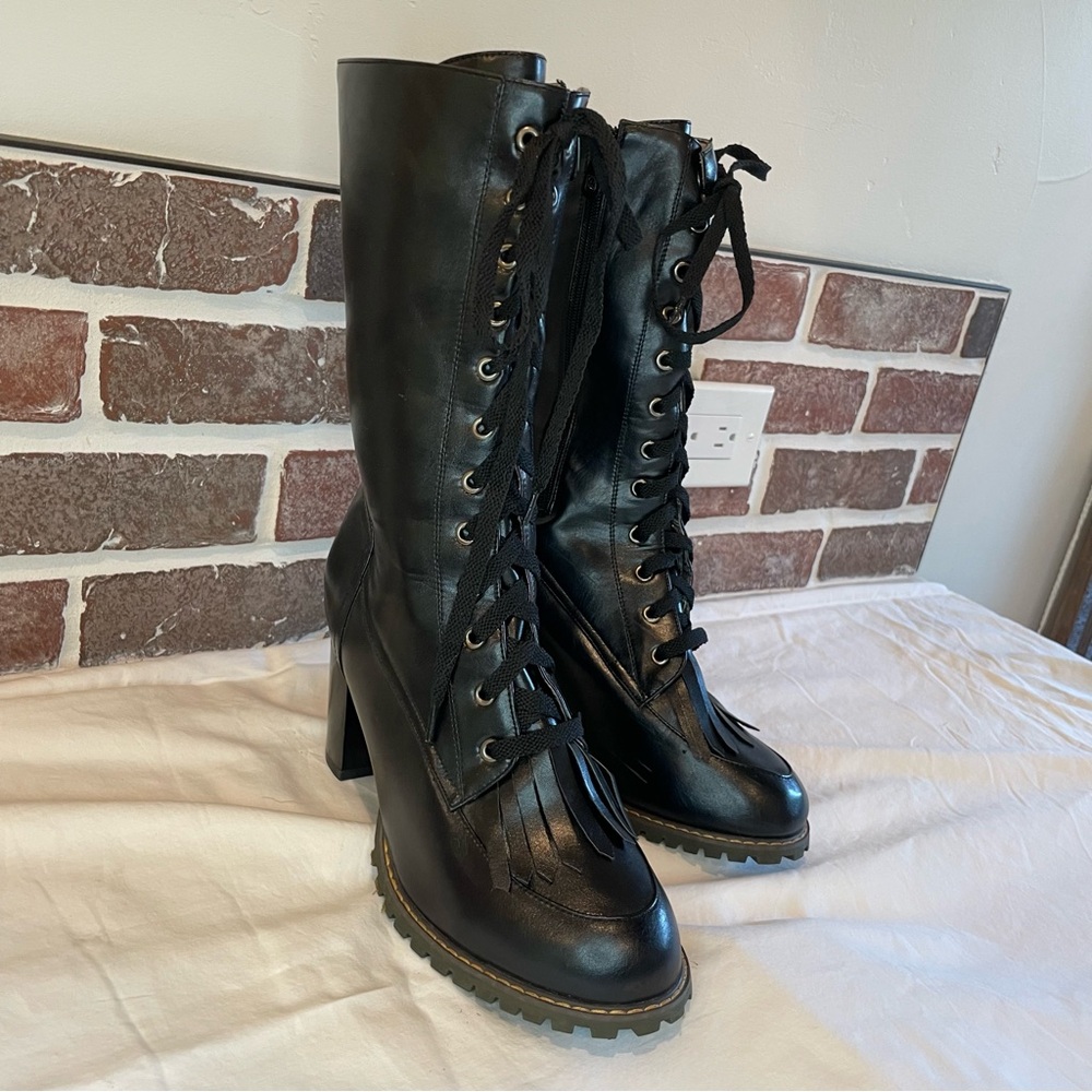 🔴 Black Lace-Up Women's Boots